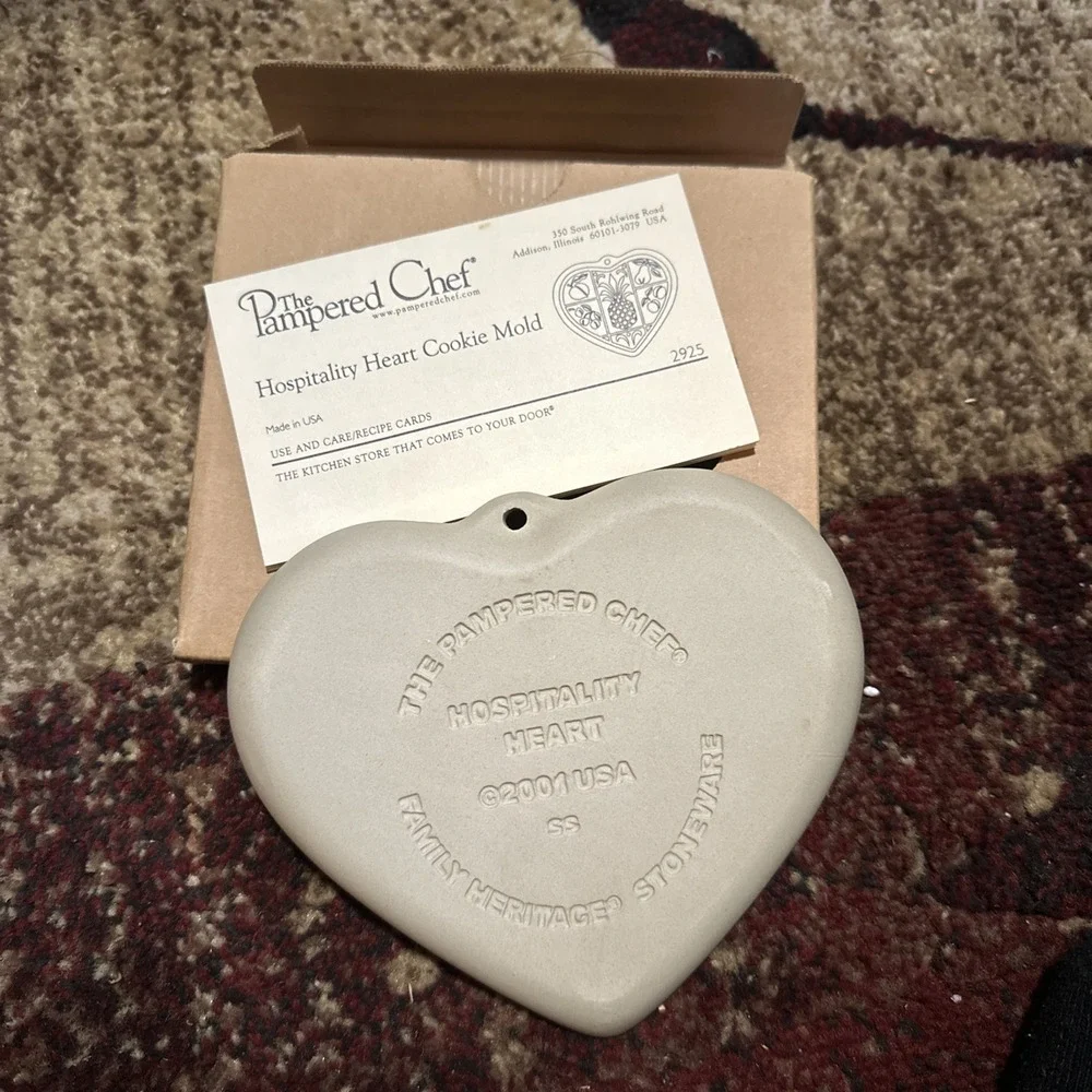 RARE 2001 Hospitality Heart Pineapple Pampered Chef Cookie Mold ~ 6